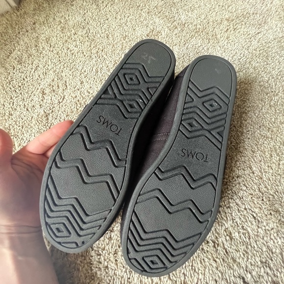 TOMS slip-ons main image 4